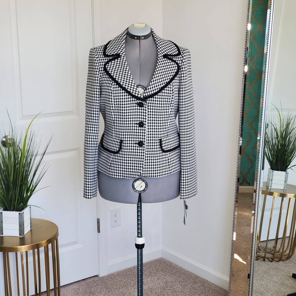Le Suit Women's Houndstooth Blazer and Skirt Set (Size 12) - Picture 4 of 15